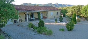 Villa **** 105 m² 3 bedrooms at the foot of the Cévennes between Sea 50km and Mountain 10 km