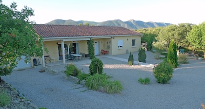 Villa **** 105 mÂČ 3 ch au pied des CĂ©vennes entre Mer 50km et Montagne 5 km