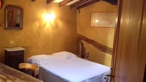 2 Schlafzimmer, Bügeleisen/Bügelbrett, Bettwäsche