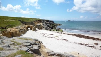 Plage à proximité, chaises longues