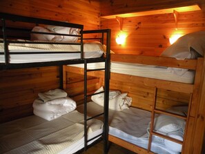 6 chambres, fer et planche à repasser, Wi-Fi gratuit, draps fournis