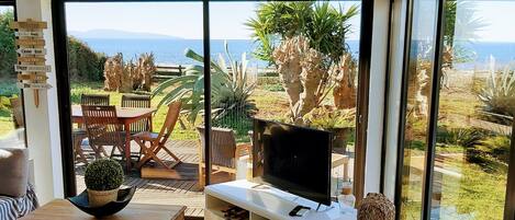 Smart-tv en een open haard