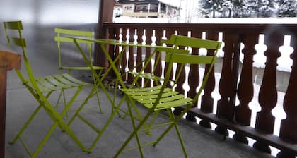 Großes Studio mit Südterrasse im Dorf nicht zu übersehen, ruhig