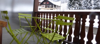 In La Clusaz, large, quiet, south-facing studio just 3 minutes' walk from the ski lifts.