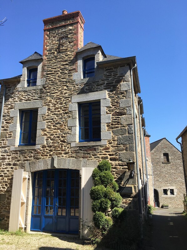 Exterior - Charming Breton house in the heart of the Rance (Plouër-sur-Rance)