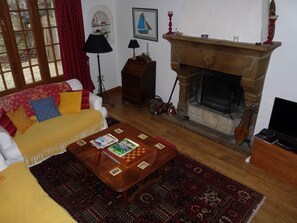 Smart TV, fireplace, video games, books - Charming Breton house in the heart of the Rance (Plouër-sur-Rance)