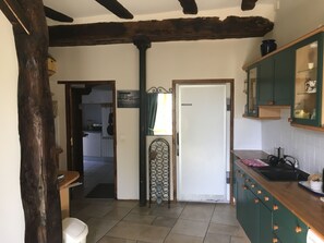 Fridge, microwave, oven, stovetop - Charming Breton house in the heart of the Rance (Plouër-sur-Rance)