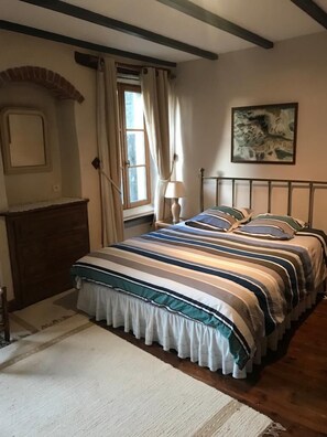 3 bedrooms, desk, travel crib, free WiFi - Charming Breton house in the heart of the Rance (Plouër-sur-Rance)