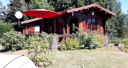 Chalet à Saales en moyenne montagne à 550 m d'altitude, classé 2 étoiles