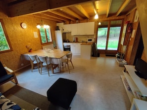 Fridge, microwave, oven, stovetop - Burgundy, cottage, cottage, calm, tranquility, rest, southern Morvan (Corancy)