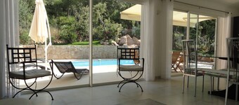 Villa a 500 m del mar Golfo de Porto Vecchio, climatizado, piscina; absoluta calma