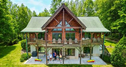 The B's Hive, 3 BR+Loft, 3-1/2 BA, Pool Table, Views