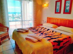 2 bedrooms, in-room safe, iron/ironing board, WiFi - Luxury Apartments-with sea view terrace, in the center and close to the beach. (Nerja)