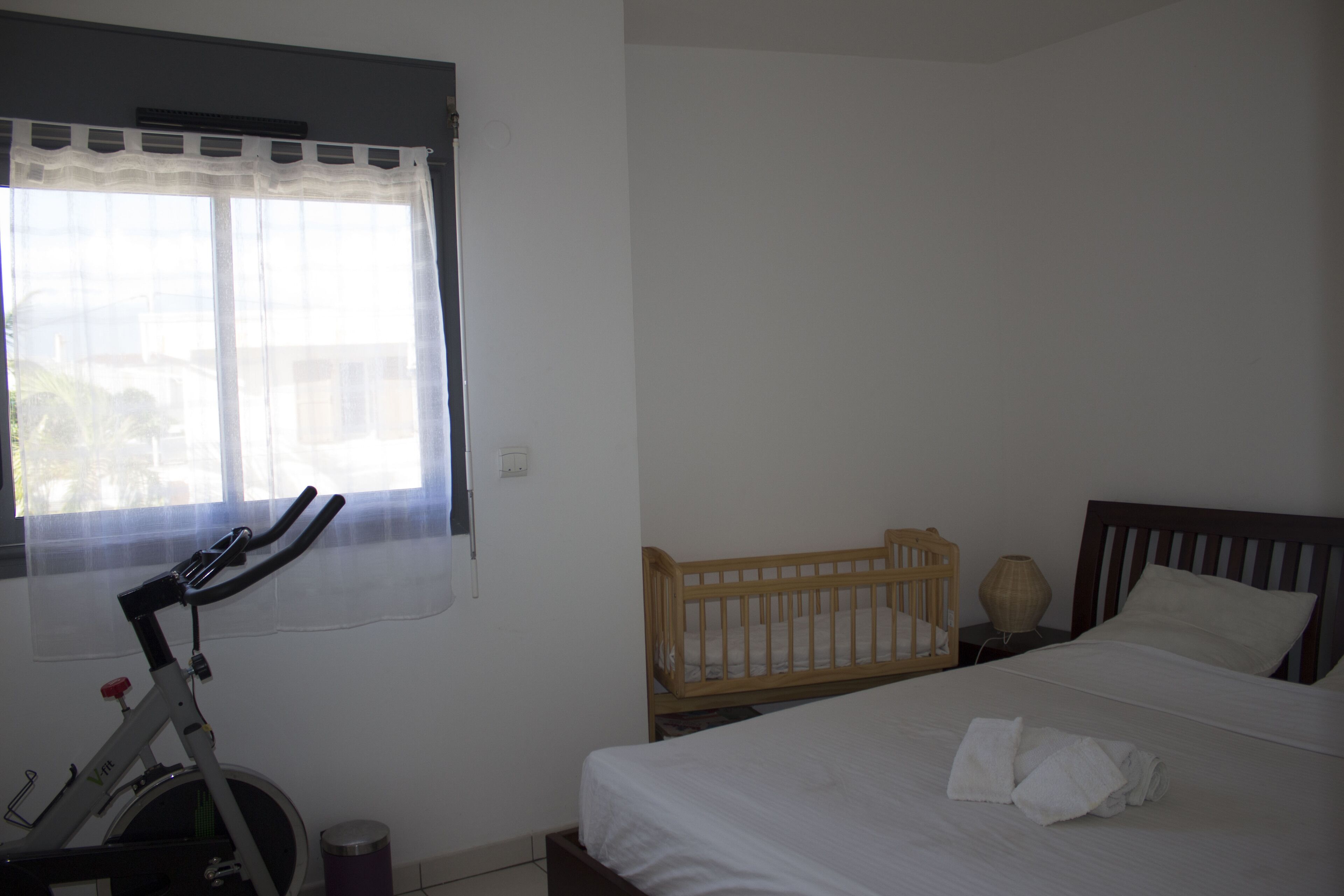 1 chambre, bureau, fer et planche à repasser, Wi-Fi gratuit