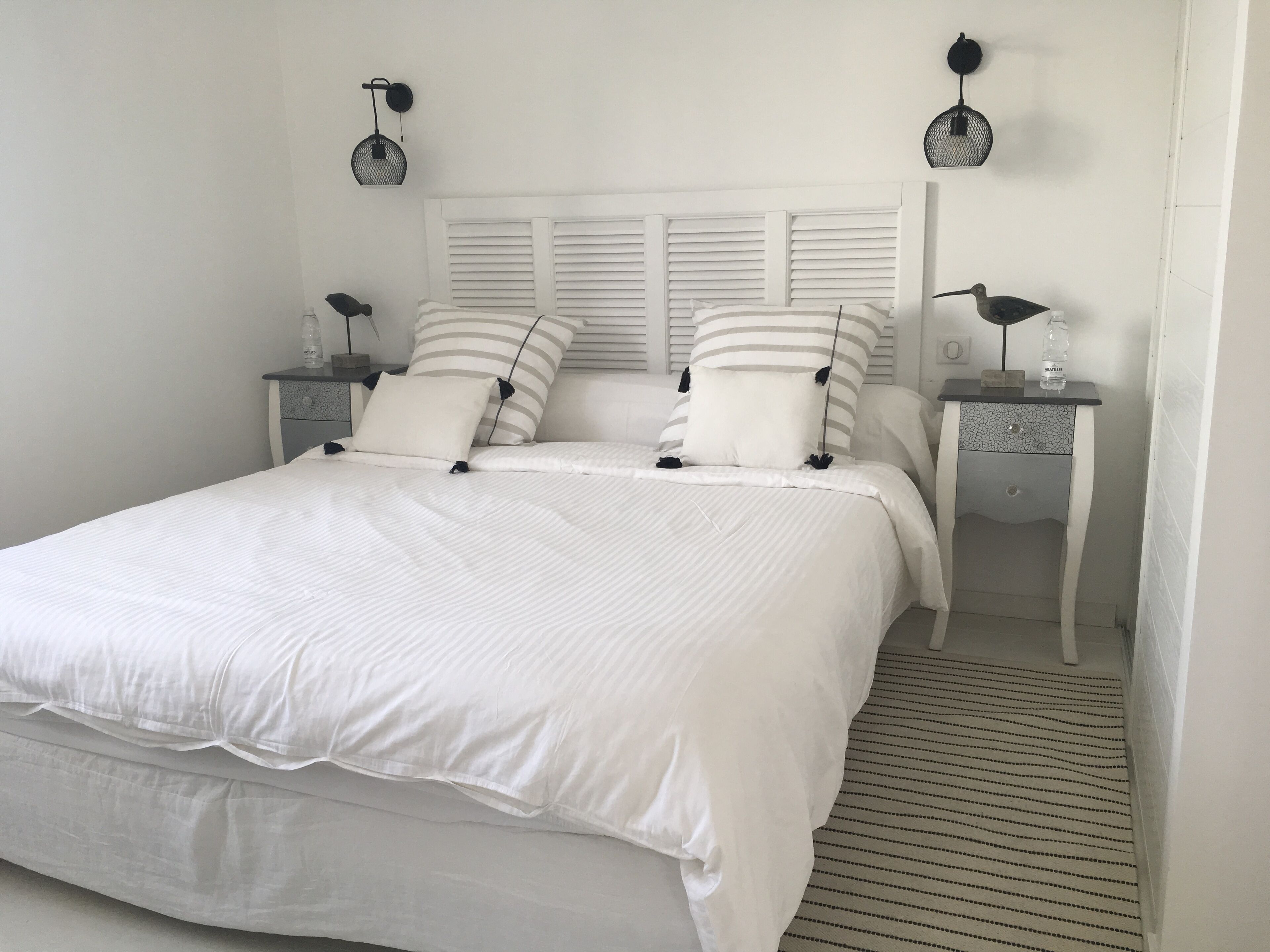 2 bedrooms, desk, iron/ironing board, travel cot