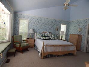 2 chambres, fer et planche à repasser, Wi-Fi gratuit, draps fournis