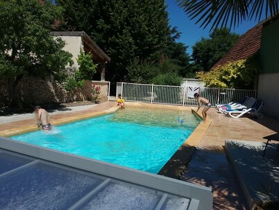 House between Quercy and Périgord with covered swimming pool, very quiet and relaxing