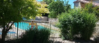 House between Quercy and Périgord with indoor pool, calm and relaxing