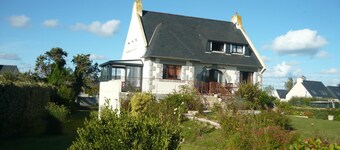 Villa at Ile Grande, on the Pink Granite Coast with sea view.