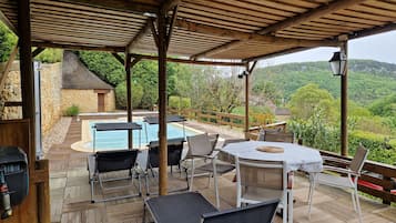 屋外ダイニングエリア