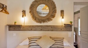 Strykejern/-brett, reiseseng for barn, wi-fi og sengetøy