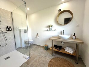 Shower, hair dryer, towels - Quiet mini-villa "Dracena" with its pretty garden - 2 people (Calvi)