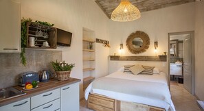 Iron/ironing board, travel crib, WiFi, bed sheets - Quiet mini-villa "Dracena" with its pretty garden - 2 people (Calvi)