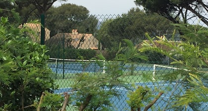 House for rent gulf of St Tropez 2 bedrooms in residence with swimming pool tennis