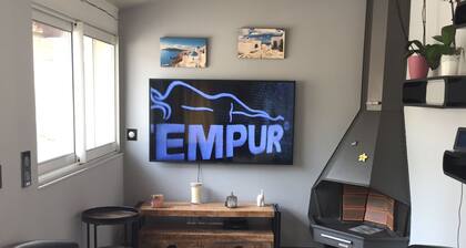 House for rent gulf of St Tropez 2 bedrooms in residence with swimming pool tennis