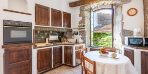 Réfrigérateur, micro-ondes, four, lave-vaisselle