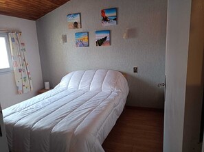 4 bedrooms, iron/ironing board, travel crib - House in Port-Leucate 500m from the beach. Very calm. garage, garden 4 bedrooms (Leucate)