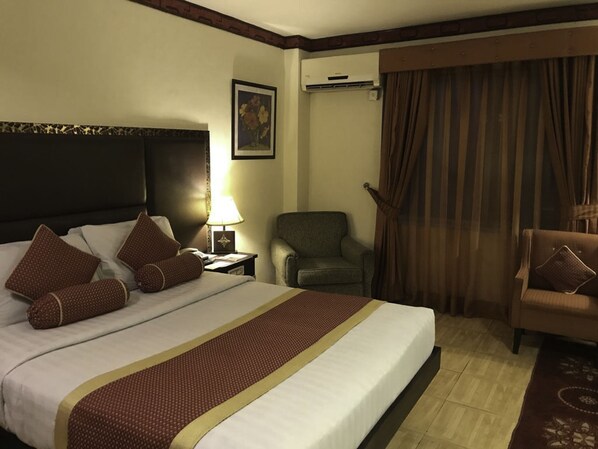Minibar, bed sheets, wheelchair access - Amer Hotel (Lahore)