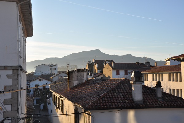 Vue sur La Rhune au Petit Matin