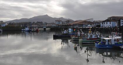 Apartment in the historic center, beach at 50 meters walking. With a super view!