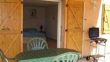 Een strijkplank/strijkijzer, gratis wifi