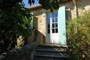 Exterior detail - Independent MAS in the middle of vineyards in St Pons de Mauchiens, 10 km from Pézenas (Saint-Pons-De-Mauchiens)