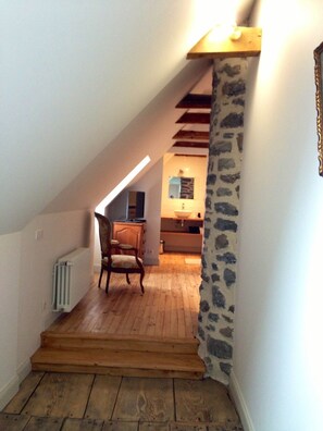 Interior - Salers: The farmhouse of Malprengère (Salers)