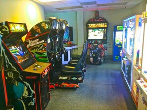 Game room - RIGHT ON THE BEACH! AWESOME VIEW! FAMILY FUN! #1402
1002 Highway 98 E DESTIN, FL (DESTIN)