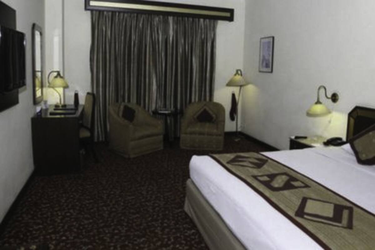 Minibar, bed sheets