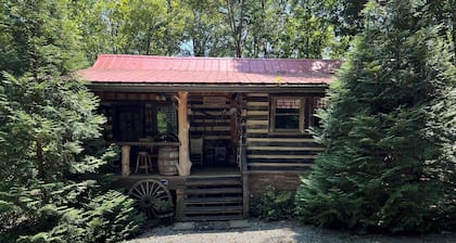 Very Private Rustic Log Cabin - Nashville Tennessee