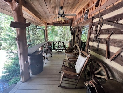 Very Private Rustic Log Cabin - Nashville Tennessee