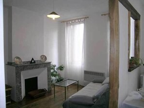 Fernseher, Kamin