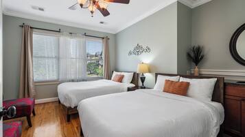 5 bedrooms, iron/ironing board, free WiFi, bed sheets