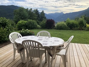 Outdoor dining - APARTMENT FOR 2 PEOPLE IN QUIET AREA WITH TERRACE (3 stars) (Saint-Jean-De-Sixt)