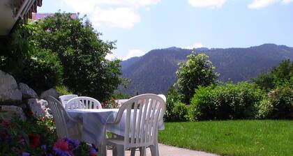 APARTMENT FOR 2 PEOPLE IN QUIET AREA WITH TERRACE (3 stars)