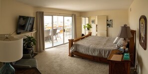 5 bedrooms, desk, iron/ironing board, free WiFi - Luxury 5BR Private Pool Home w/ Panoramic Ocean Bay & City Views – Sleeps 12+ (San Diego)