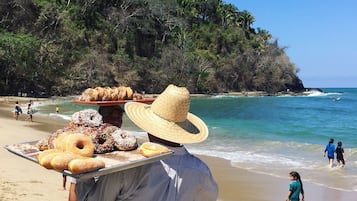 Liegestühle, Strandtücher