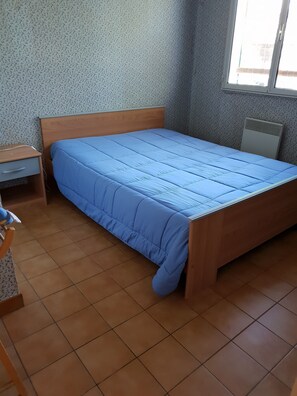 2 bedrooms, iron/ironing board, free WiFi