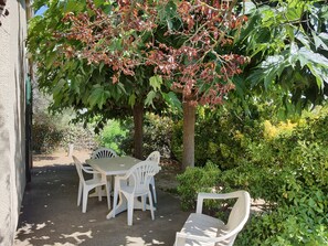 Outdoor dining - Sainte Marie La Mer (66 - PO) : Independent Villa 65 M2 For 6 Persons (Sainte-Marie)