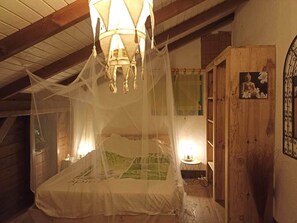 1 chambre, coffres-forts dans les chambres, fer et planche à repasser